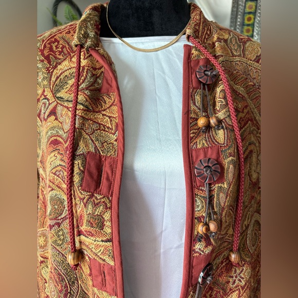Vintage tapestry jacket with drawstring neckline and ornate wooden buttons - Picture 13 of 17